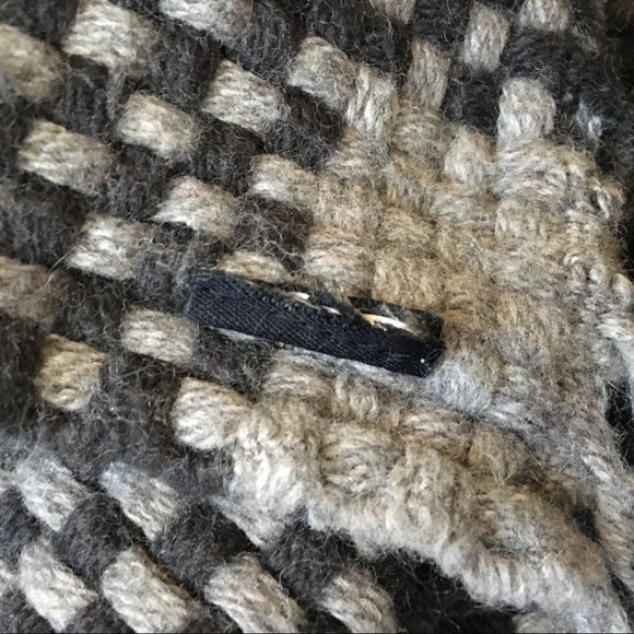 Cozy Charcoal Gray Woven Checkered Scarf w tassels - Picture 7 of 8